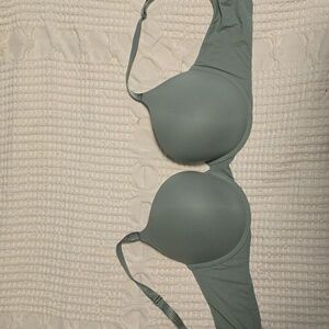Victoria's Secret t-shirt push-up bra